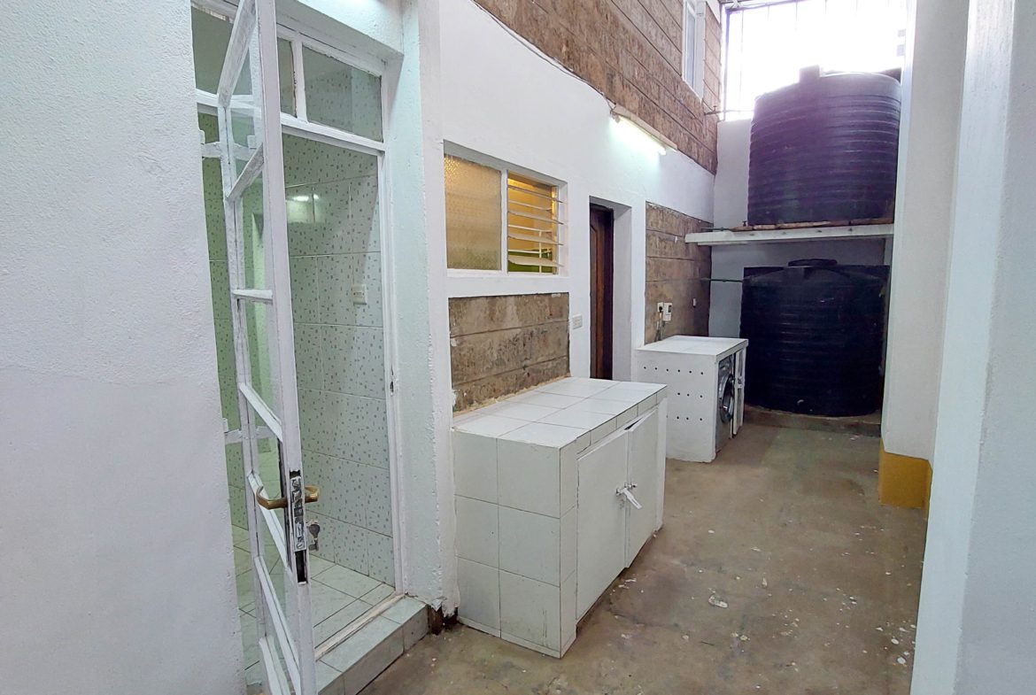 4 Bed townhouse for rent, City Park Estate, Parklands. Has DSQ. built-in inverter and solar. FIT Property