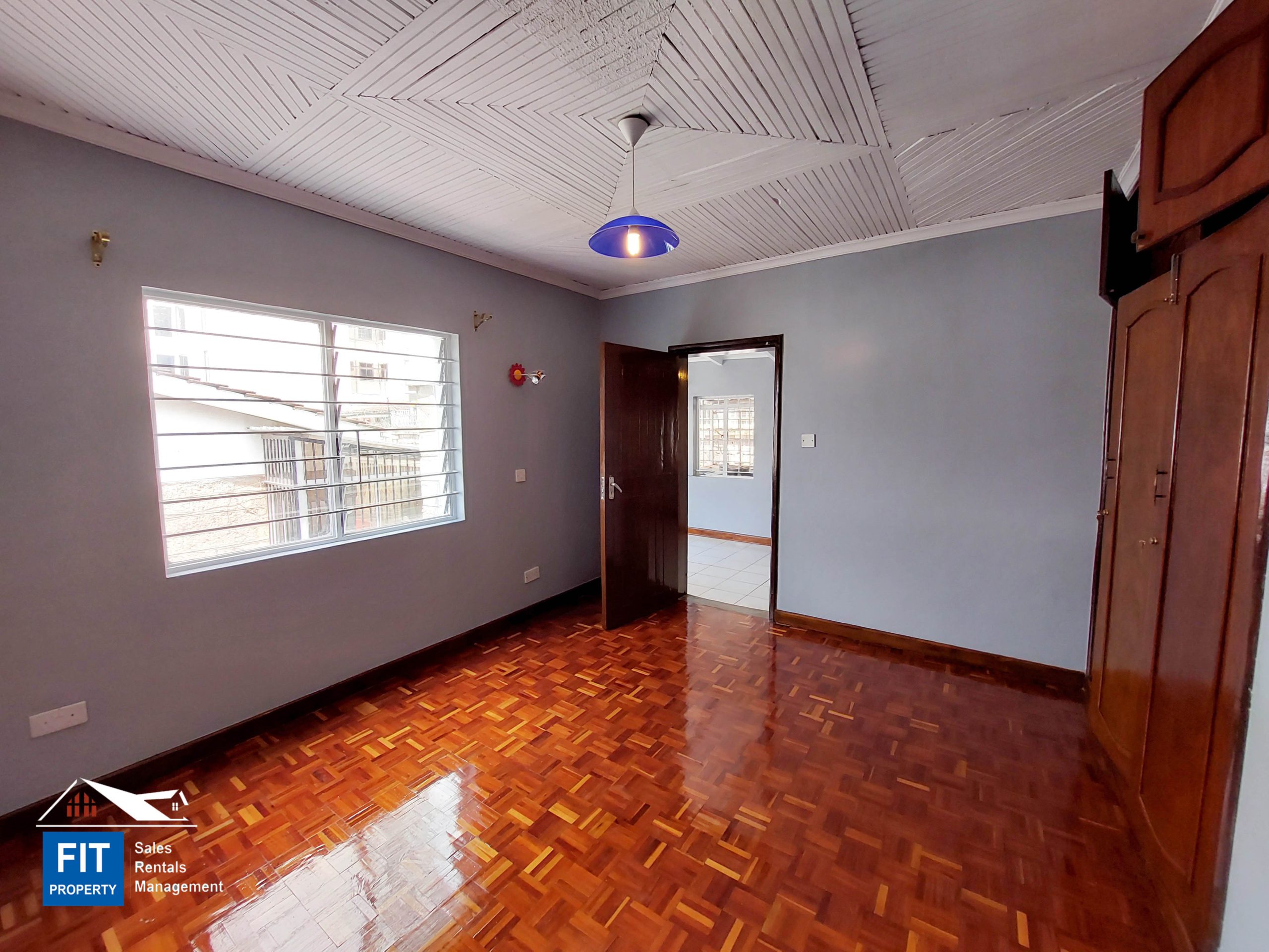 4 Bed townhouse for rent, City Park Estate, Parklands. Has DSQ. built-in inverter and solar. FIT Property