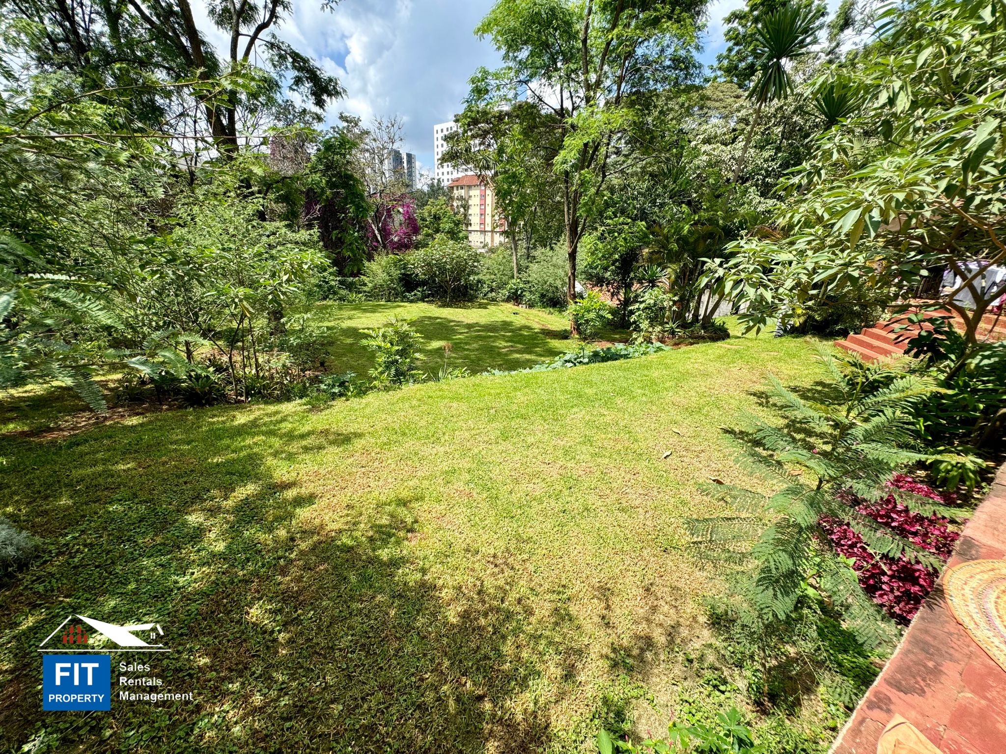 Fully Renovated Home with Guest Cottage in Old Muthaiga, Nairobi. 4 spacious bedrooms, 4.5 bathrooms. On approx. 1 acre. Rent: $5,000 USD FIT PROPERTY