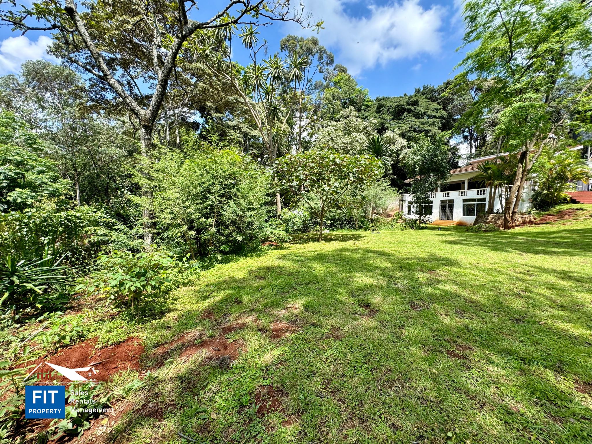 Fully Renovated Home with Guest Cottage in Old Muthaiga, Nairobi. 4 spacious bedrooms, 4.5 bathrooms. On approx. 1 acre. Rent: $5,000 USD FIT PROPERTY